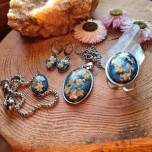 Zestaw biżuterii z kwiatem czarnego bzu