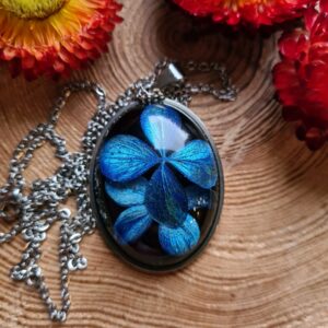 Zawieszka z żywicy z kwiatem hortensji