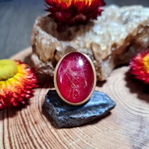 Pierścionek z żywicy z nasionami dmuchawca