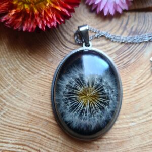 Zawieszka z żywicy z dmuchawcem