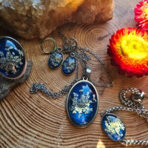 Zestaw biżuterii z kwiatem dzikiej marchewki