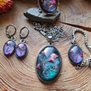 Zestaw biżuterii z kwiatem  gipsówki