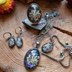 Zestaw biżuterii z kwiatem dzikiej marchewki