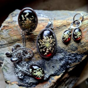 Zestaw biżuterii z kwiatem dzikiej marchewki