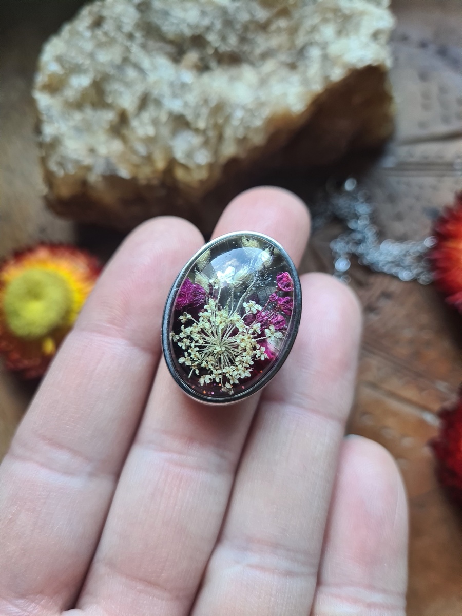 Zestaw biżuterii z kwiatem gipsówki, dzikiej marchewki oraz prosa - obrazek 5