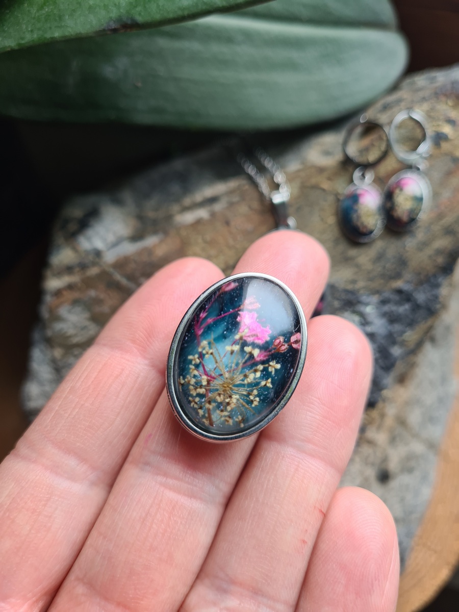 Zestaw biżuterii z kwiatem gipsówki oraz dzikiej marchewki - obrazek 6