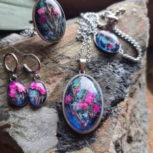 Zestaw biżuterii z kwiatem  gipsówki oraz trzciny pospolitej