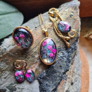 Zestaw biżuterii z kwiatem  gipsówki oraz trzciny pospolitej