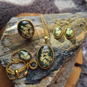 Zestaw biżuterii z kwiatem czarnego bzu